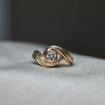 Håndlavet forlovelsesring med diamant
