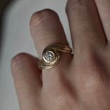 Forlovelsesring i guld med diamant